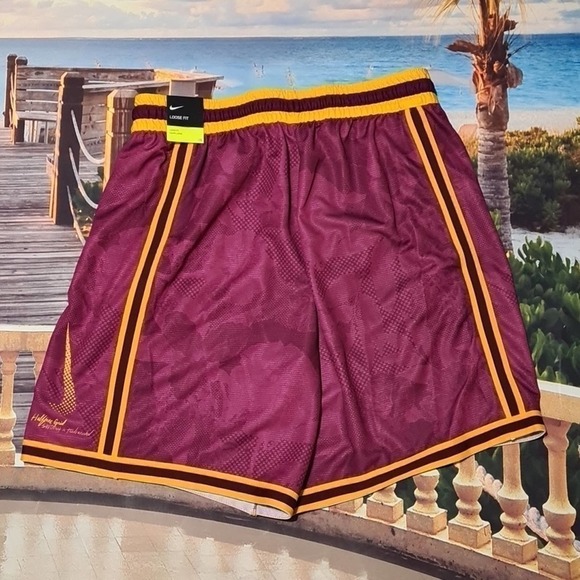 Nike Purple Gold Shorts Size Large NWT - Picture 10 of 10